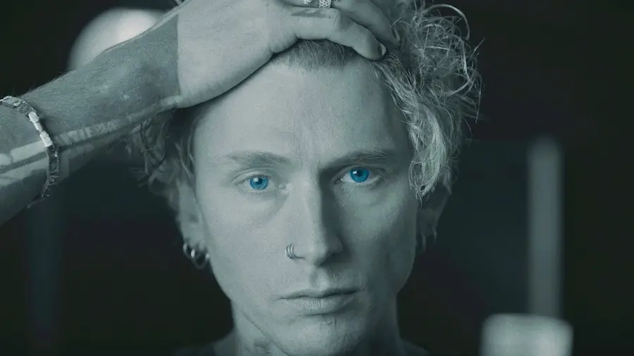 mgk - iris feat. Julia Wolf image