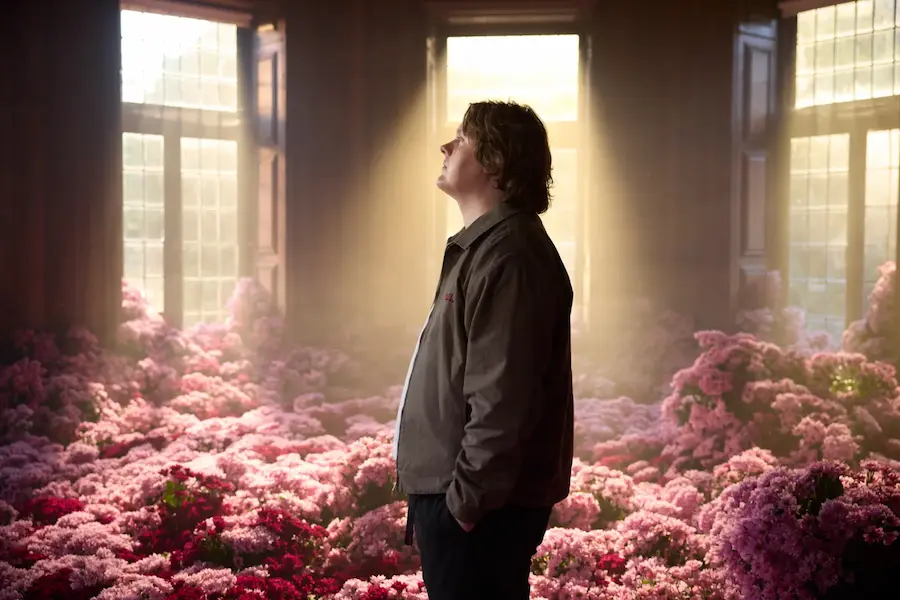 Lewis Capaldi - Survive
